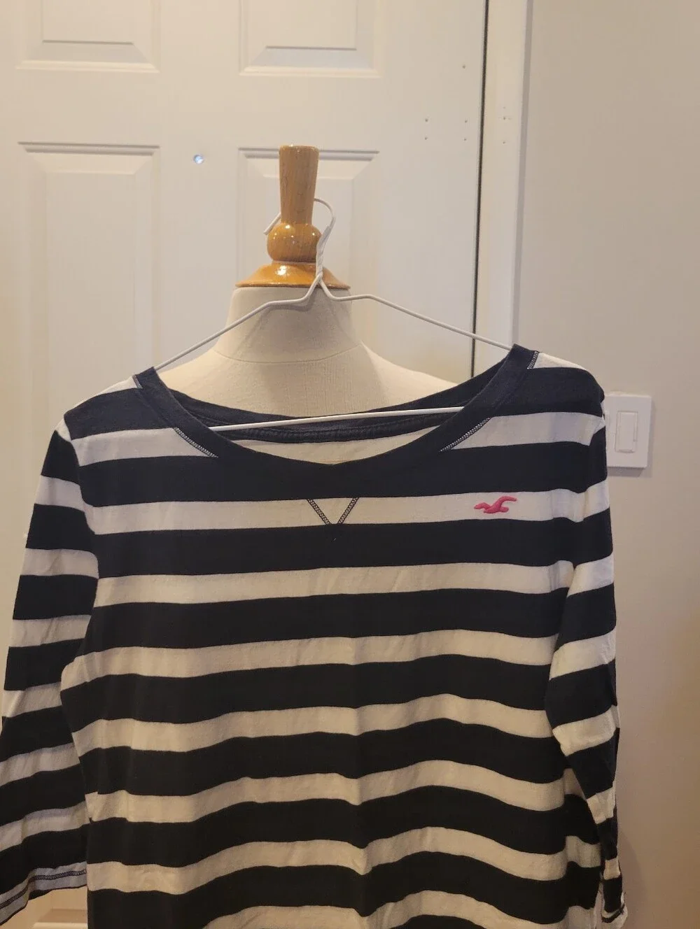 👜EUC~ Hollister Navy & White Striped Boatneck 3/4